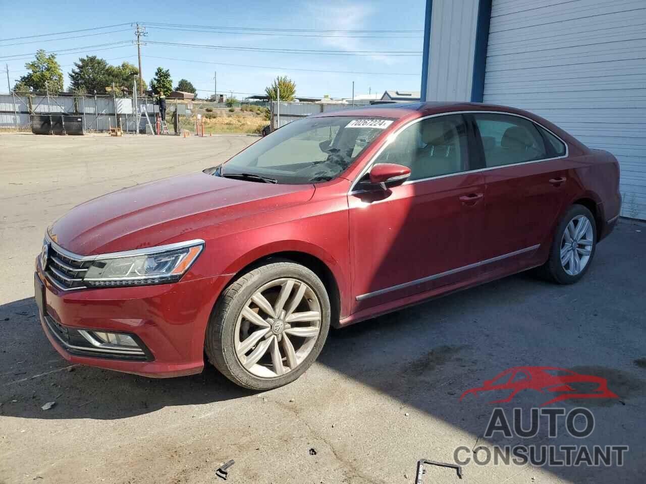 VOLKSWAGEN PASSAT 2017 - 1VWGT7A32HC065785