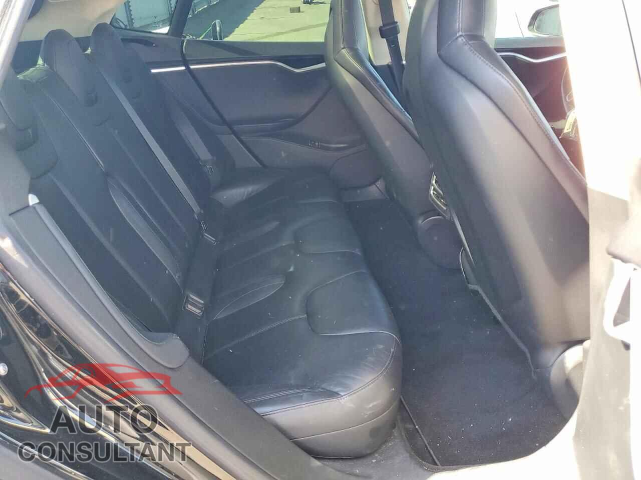 TESLA MODEL S 2013 - 5YJSA1CN9DFP27647