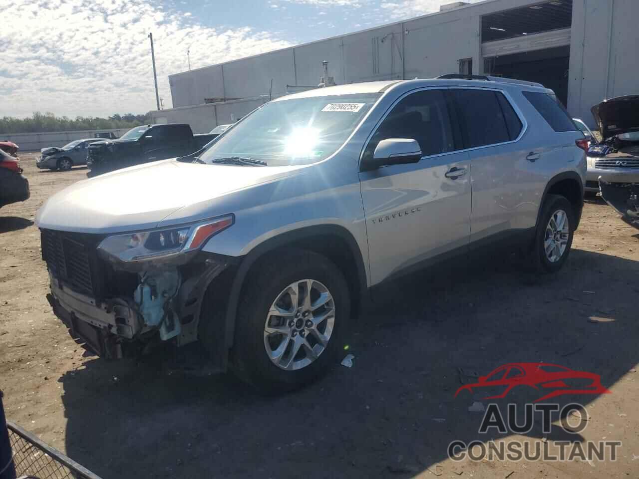 CHEVROLET TRAVERSE 2018 - 1GNEVGKW3JJ285300