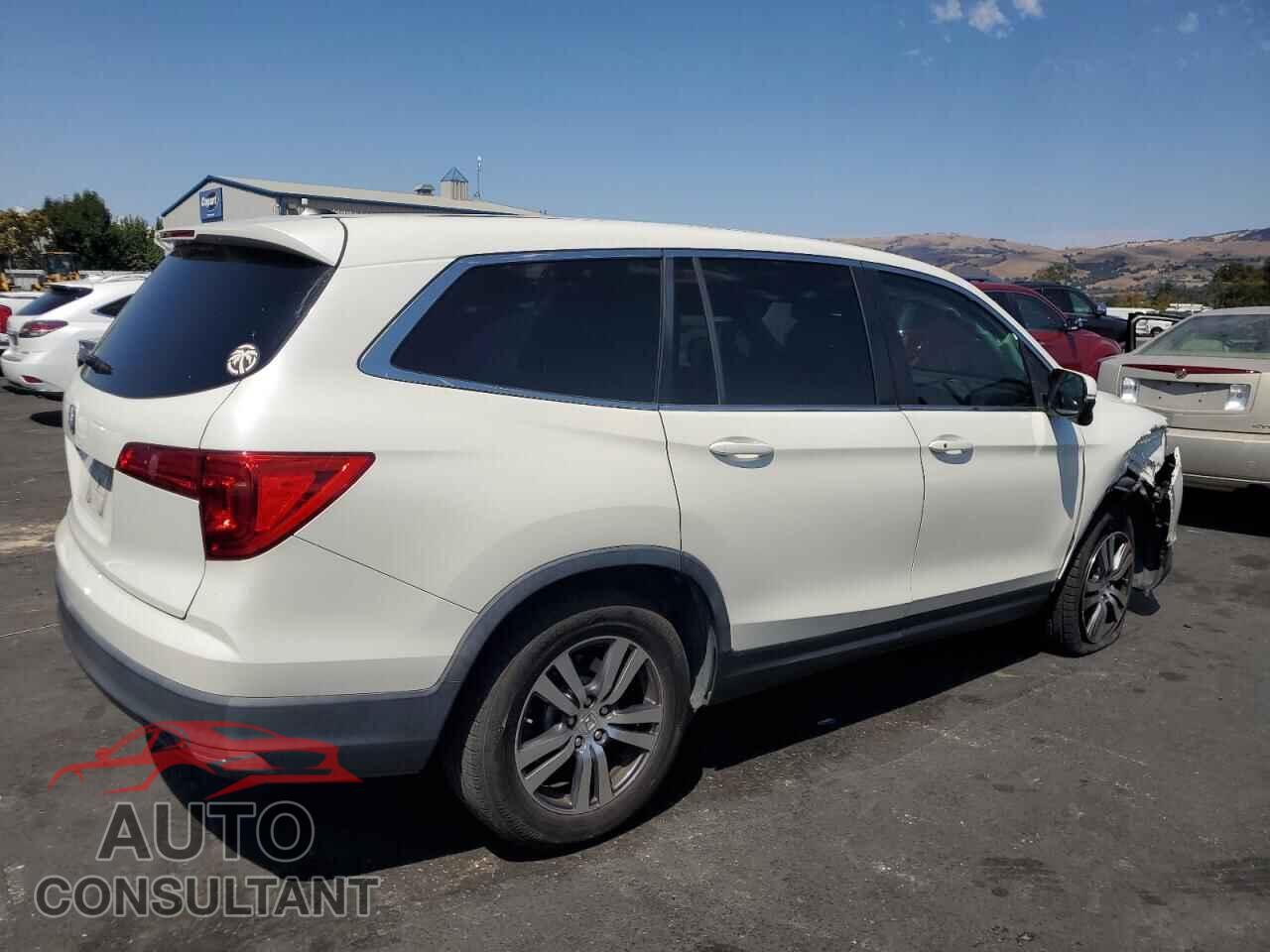 HONDA PILOT 2017 - 5FNYF5H32HB007865