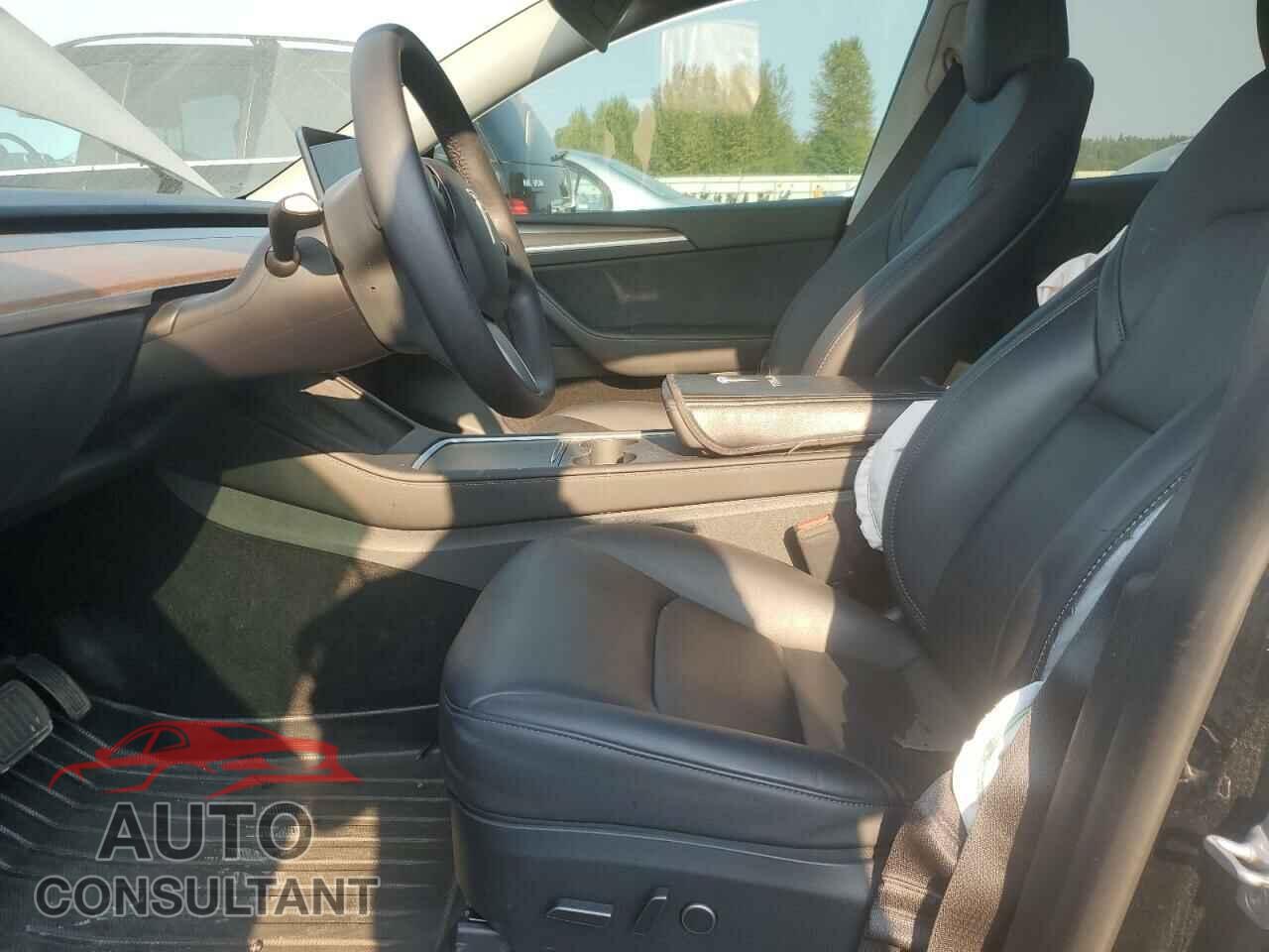 TESLA MODEL Y 2023 - 7SAYGDEEXPF756024