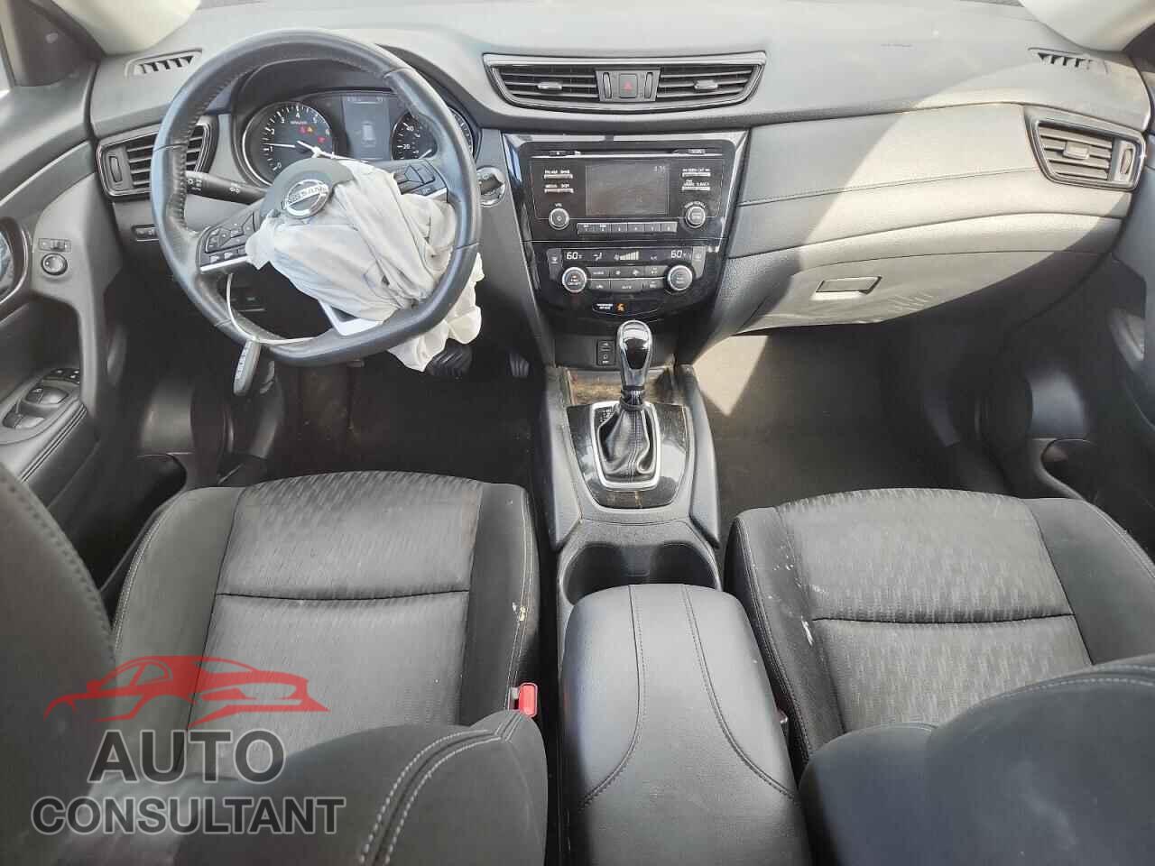 NISSAN ROGUE 2017 - KNMAT2MV2HP567858