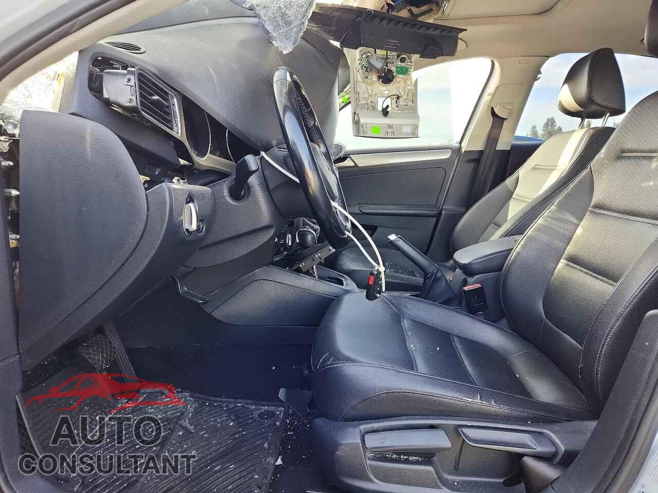 VOLKSWAGEN JETTA 2017 - 3VWDB7AJ1HM355194