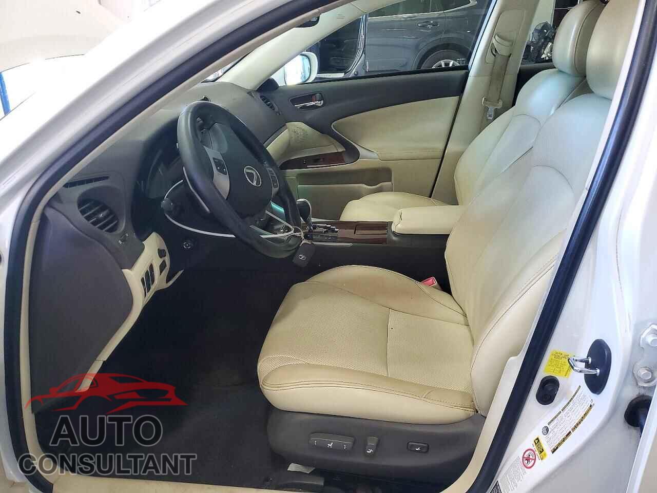 LEXUS IS 2012 - JTHCE5C2XC5002160