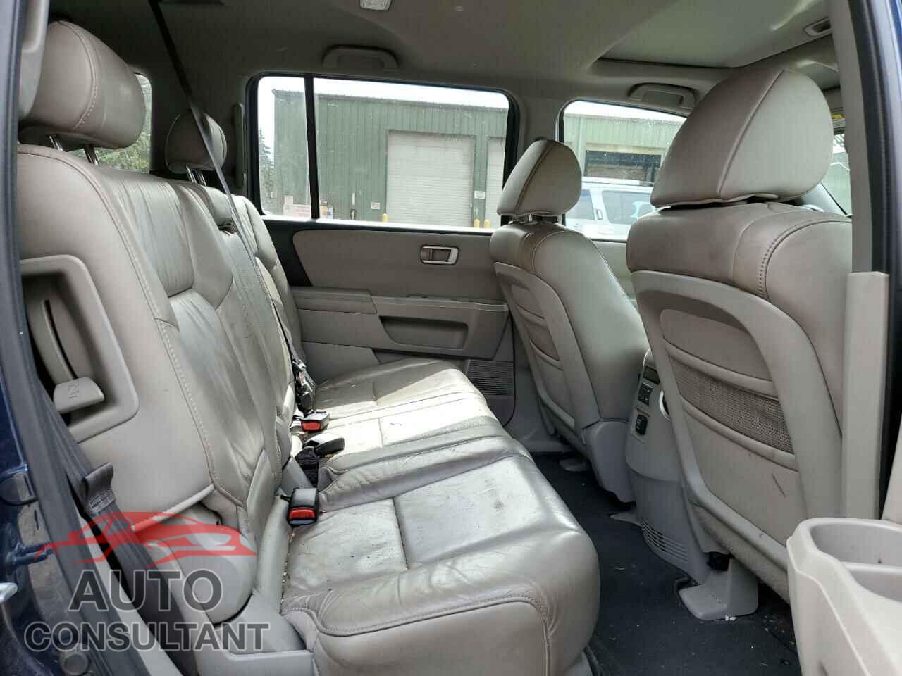 HONDA PILOT 2011 - 5FNYF4H56BB048356