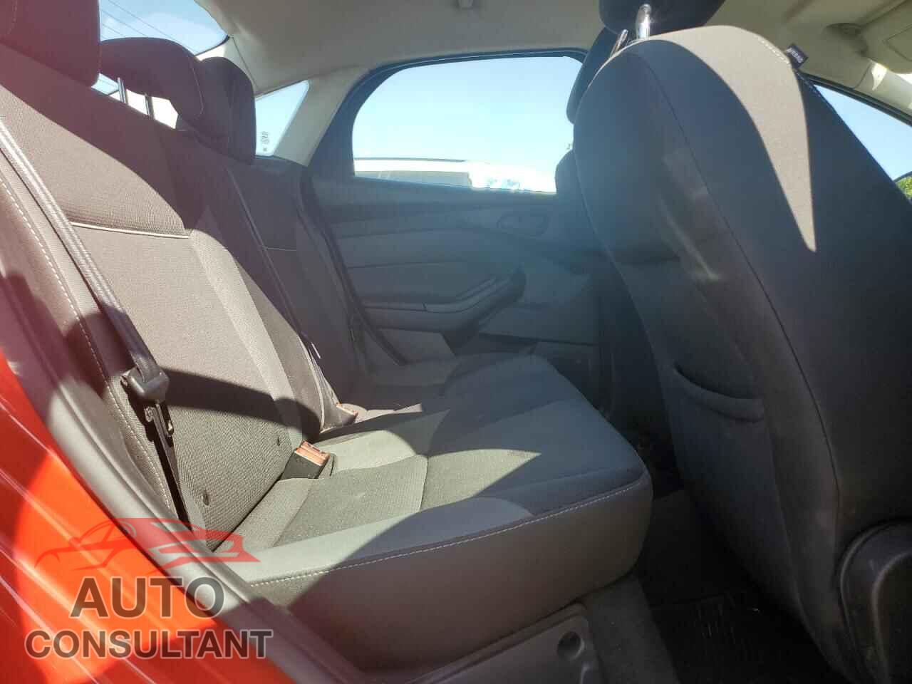 FORD FOCUS 2012 - 1FAHP3F20CL238111