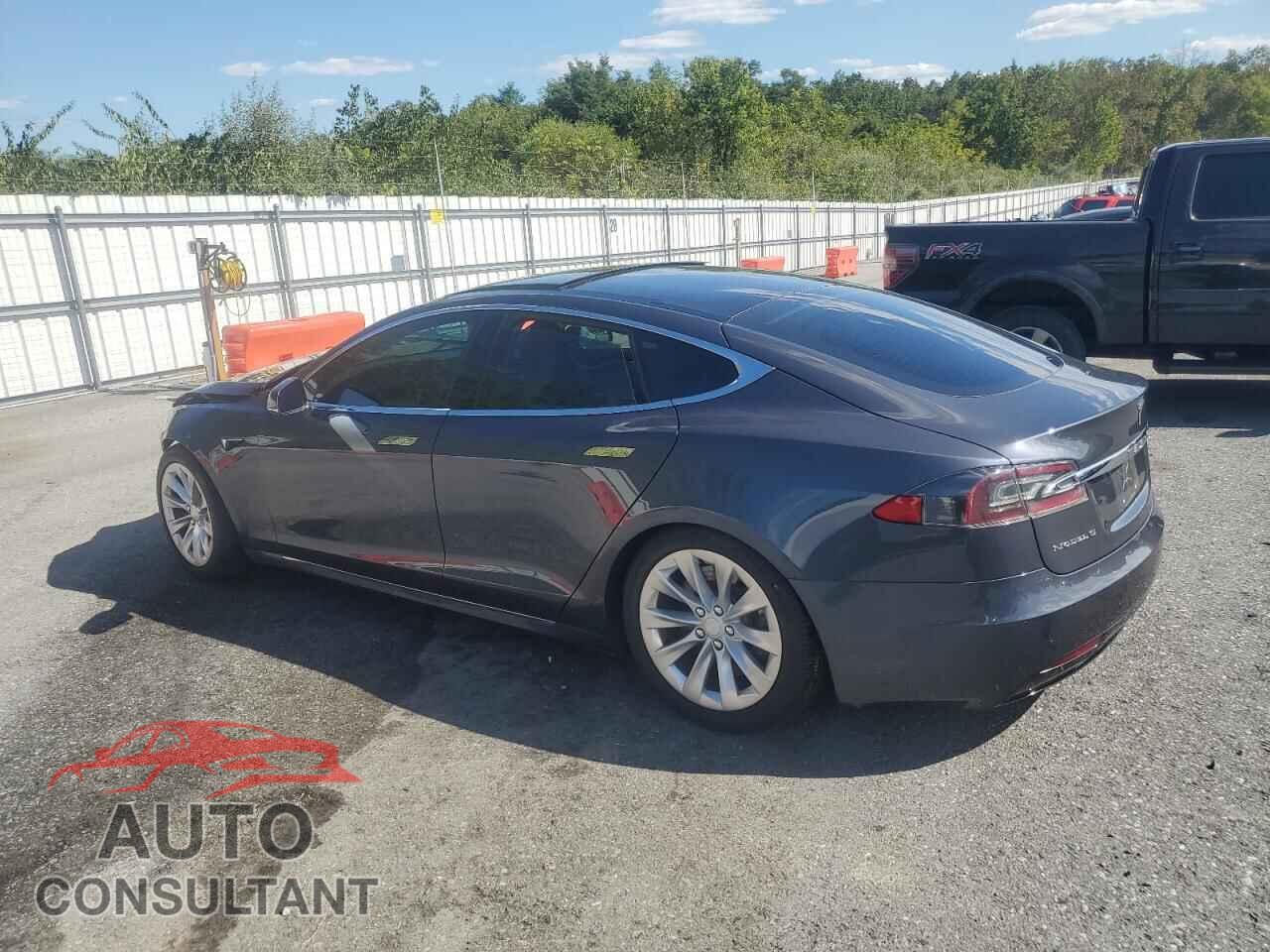 TESLA MODEL S 2017 - 5YJSA1E23HF204729