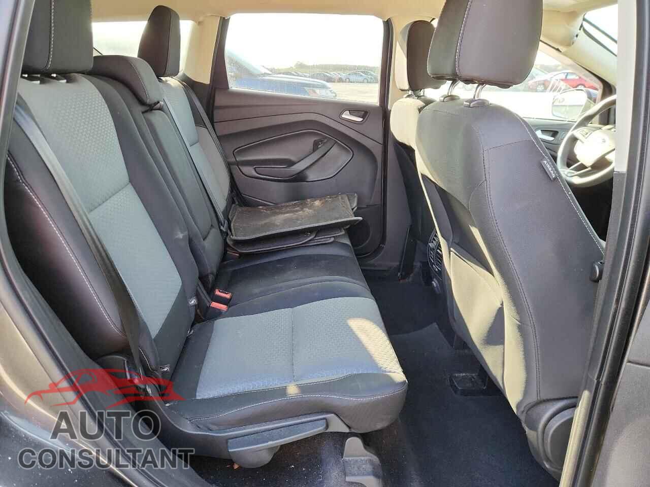 FORD ESCAPE 2017 - 1FMCU9G91HUB94189