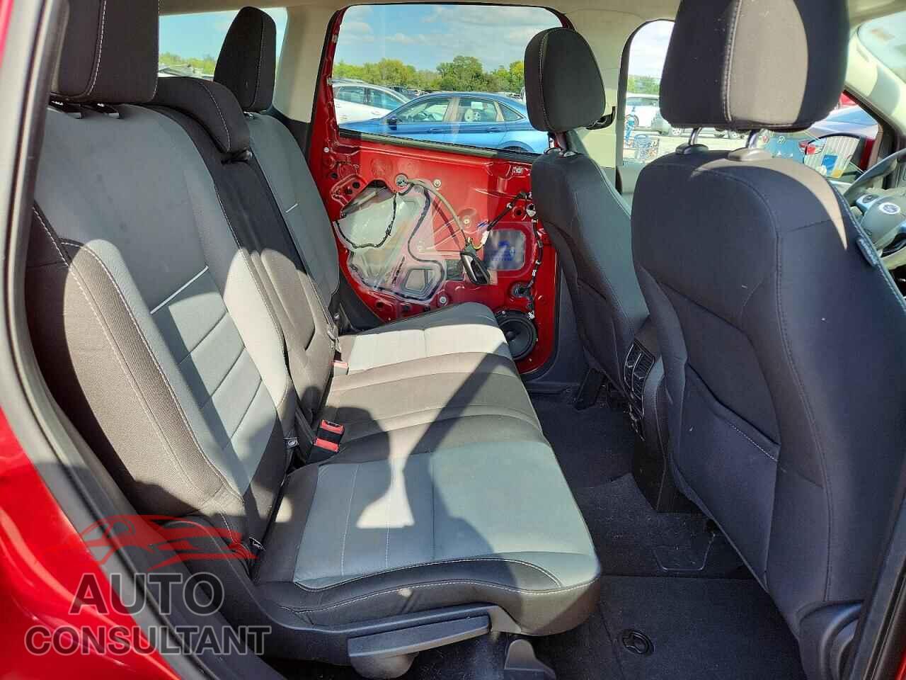 FORD ESCAPE 2013 - 1FMCU0G98DUD38102
