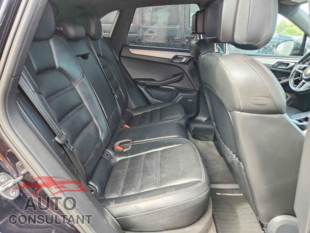 PORSCHE MACAN 2016 - WP1AF2A54GLB93673