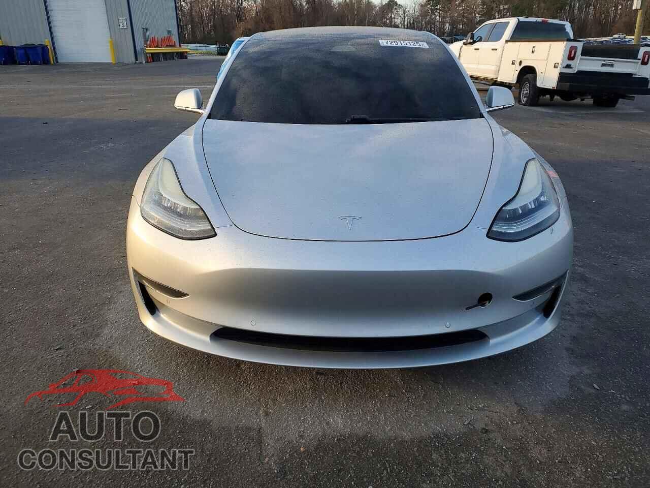 TESLA MODEL 3 2018 - 5YJ3E1EB8JF055233