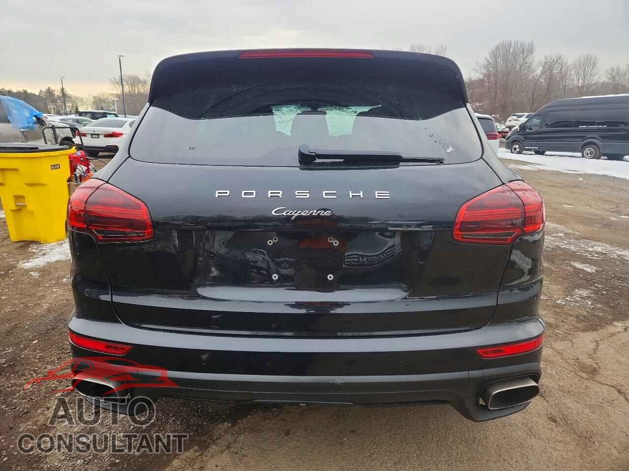 PORSCHE CAYENNE 2018 - WP1AA2A20JKA00971