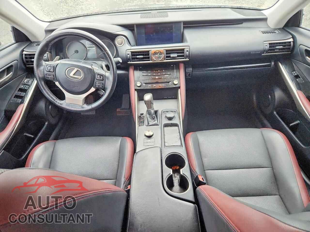 LEXUS IS 2018 - JTHBA1D28J5083901