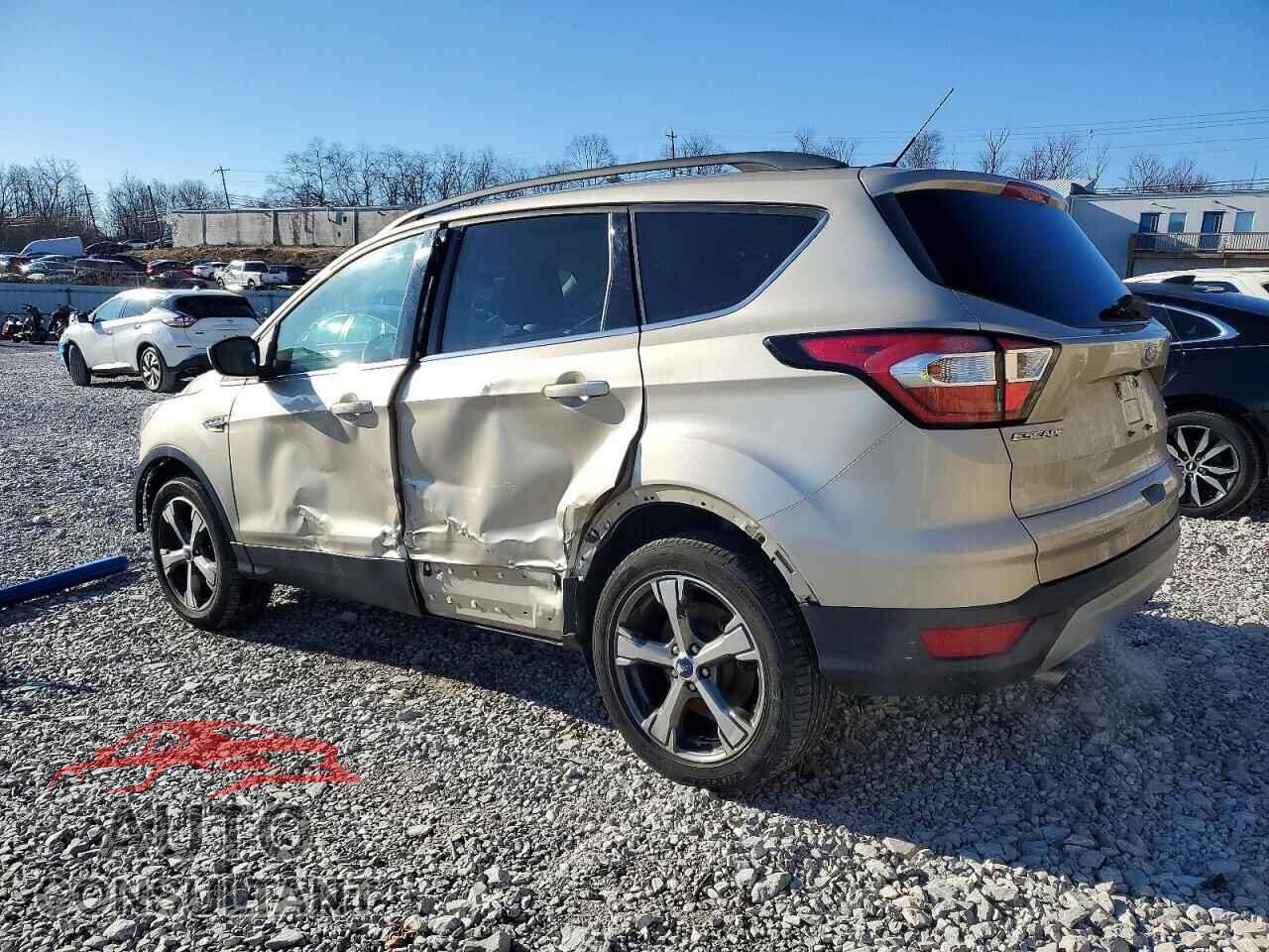 FORD ESCAPE 2017 - 1FMCU9GD0HUC85863