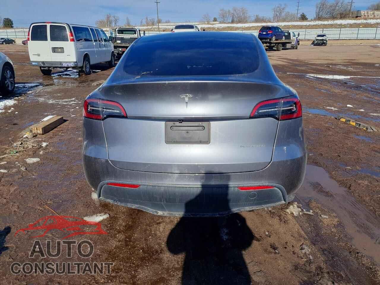 TESLA MODEL Y 2025 - 7SAYGDEE6SF265233
