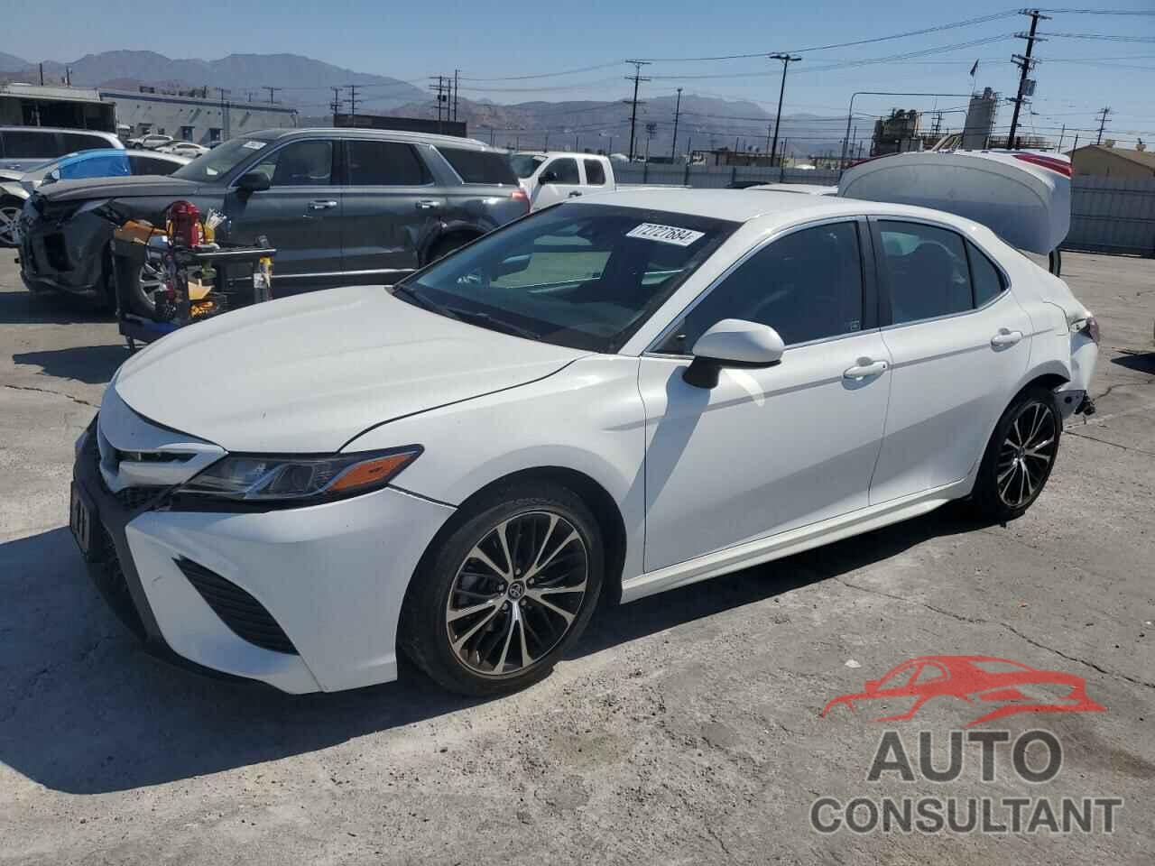 TOYOTA CAMRY 2018 - 4T1B11HK7JU563991