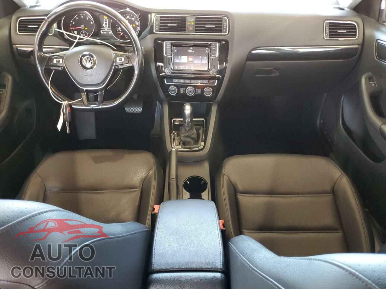 VOLKSWAGEN JETTA 2017 - 3VWL17AJ7HM407717