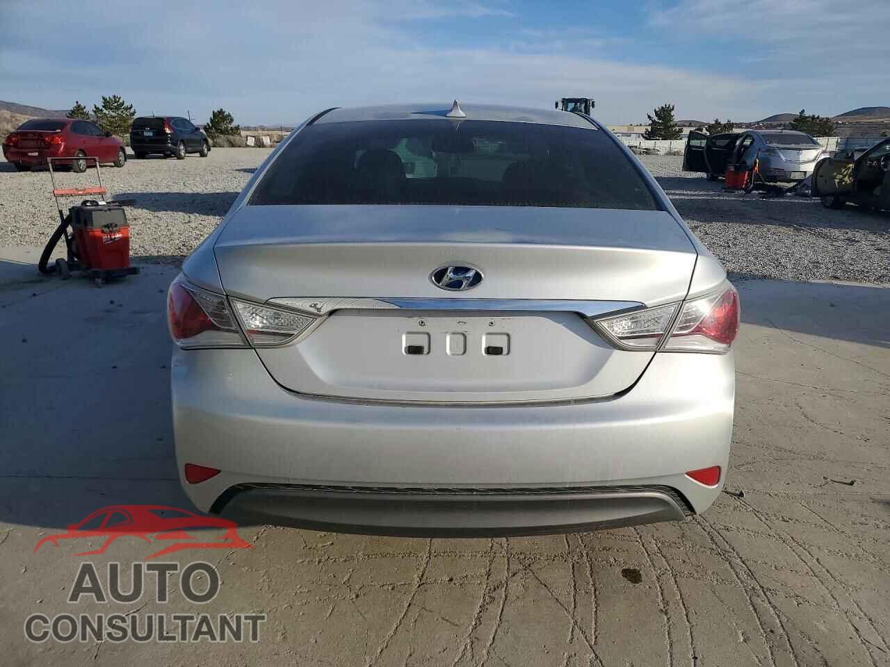 HYUNDAI SONATA 2012 - KMHEC4A46CA035089
