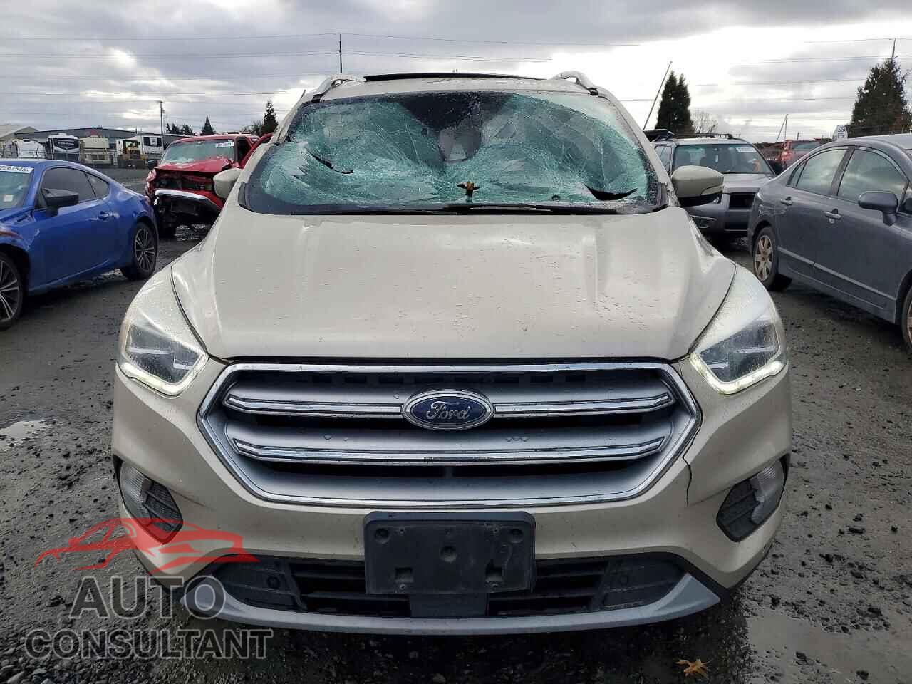 FORD ESCAPE 2017 - 1FMCU9J92HUD59529