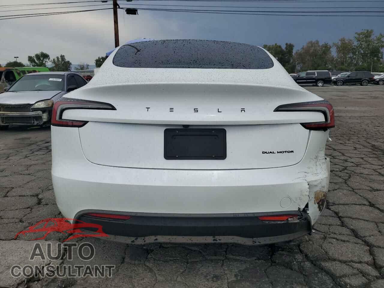 TESLA MODEL 3 2024 - 5YJ3E1EB8RF729148