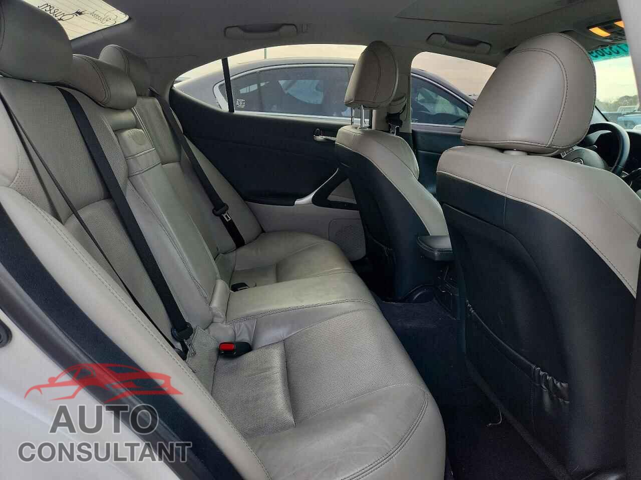 LEXUS IS 2011 - JTHBF5C27B5138849
