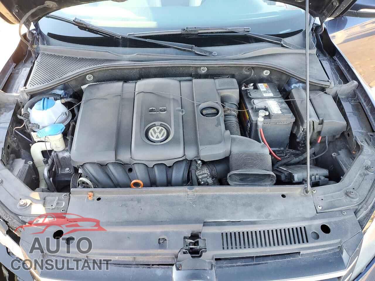 VOLKSWAGEN PASSAT 2012 - 1VWBP7A3XCC039748