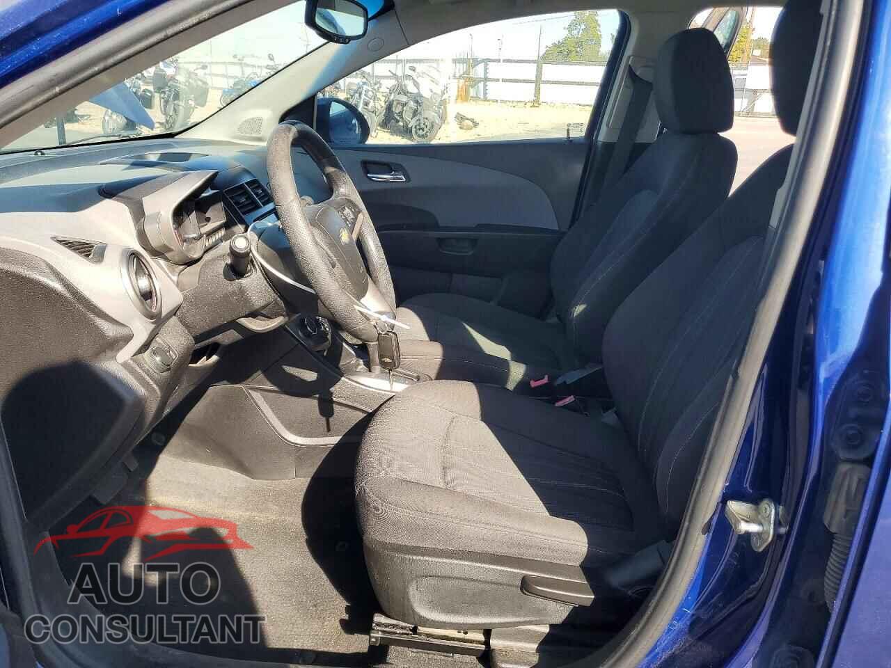 CHEVROLET SONIC 2014 - 1G1JC5SH8E4153858