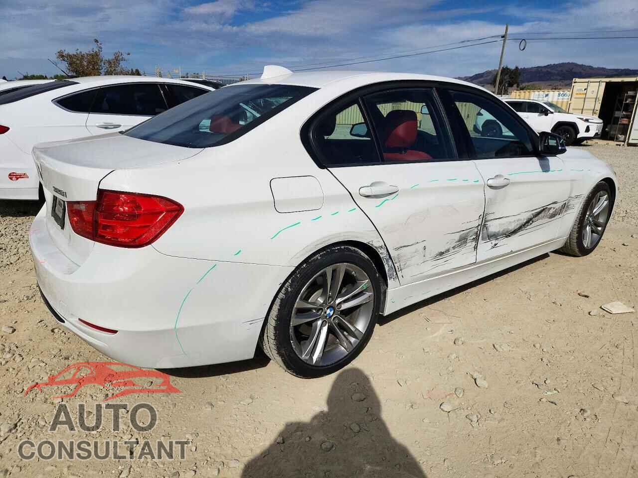 BMW 3 SERIES 2013 - WBA3C1C53DF440246