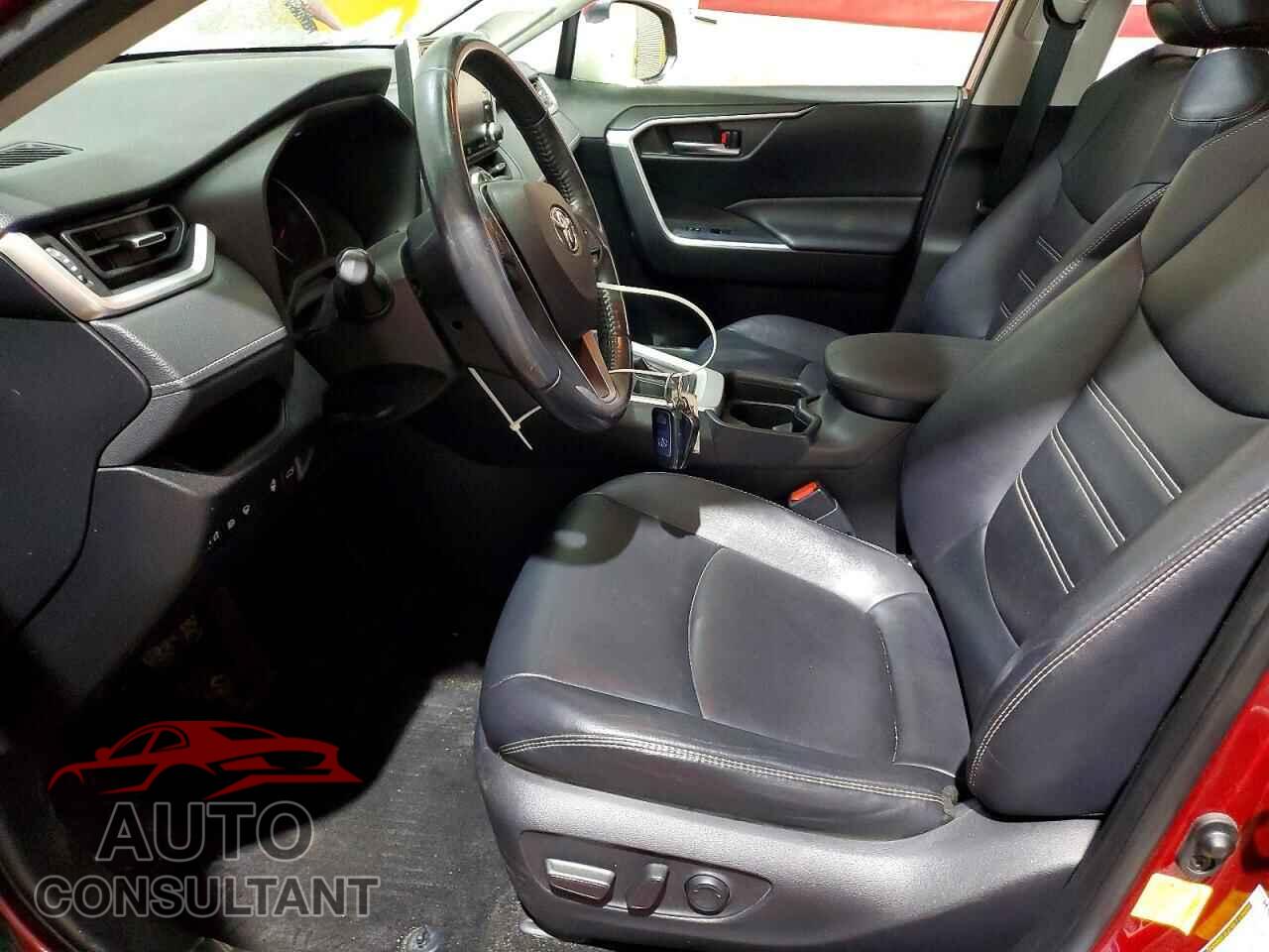 TOYOTA RAV4 2019 - JTMA1RFV0KD036453
