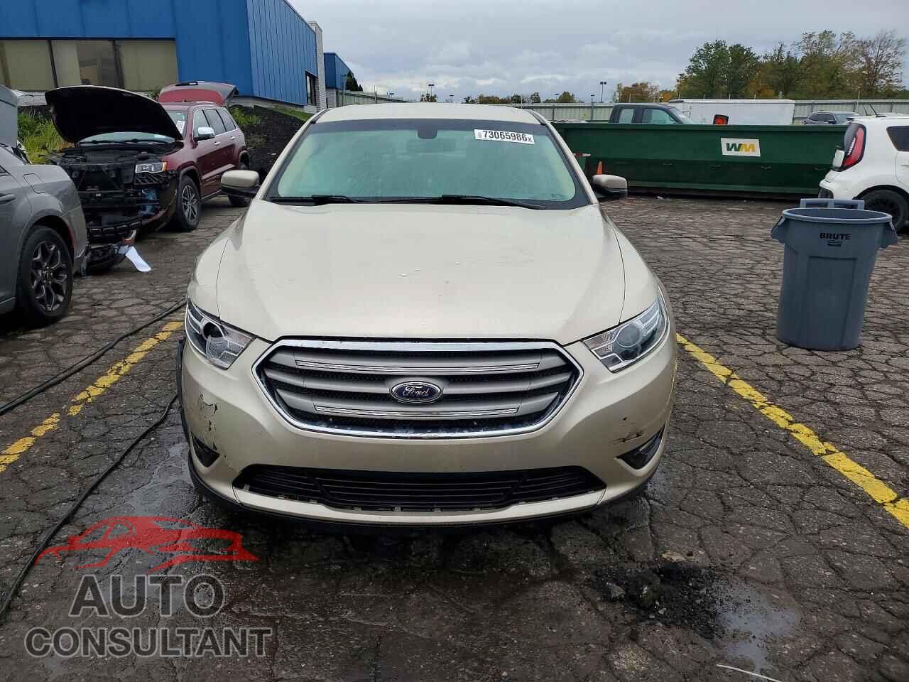 FORD TAURUS 2017 - 1FAHP2E83HG133191