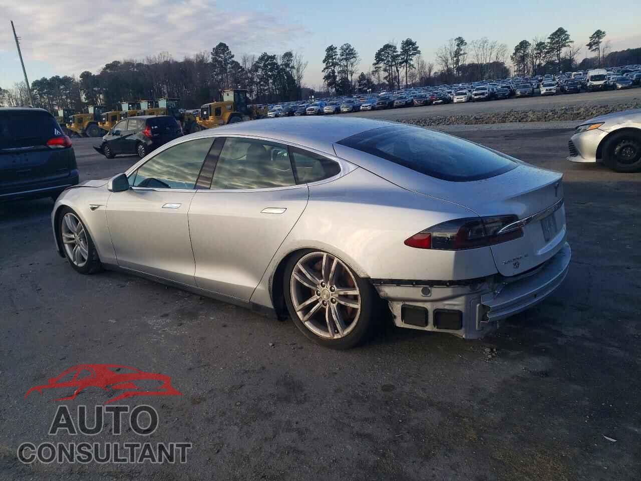 TESLA MODEL S 2015 - 5YJSA1H10FFP17694