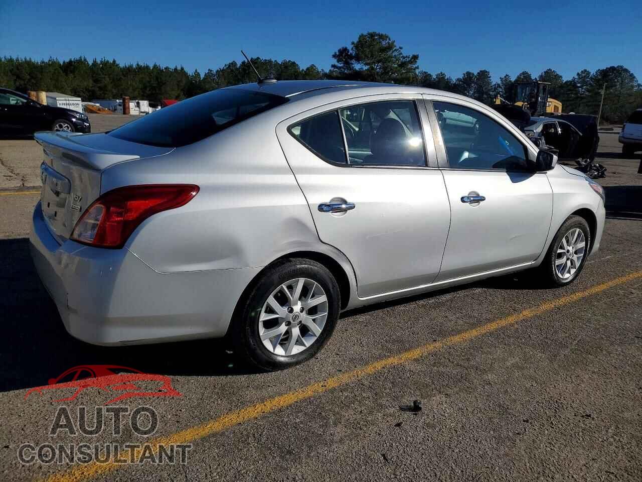NISSAN VERSA 2019 - 3N1CN7AP3KL823503