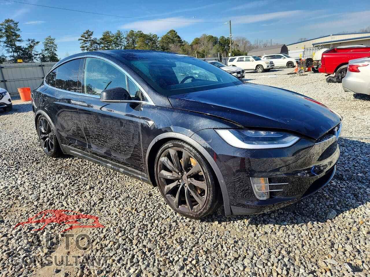 TESLA MODEL X 2017 - 5YJXCBE21HF051158