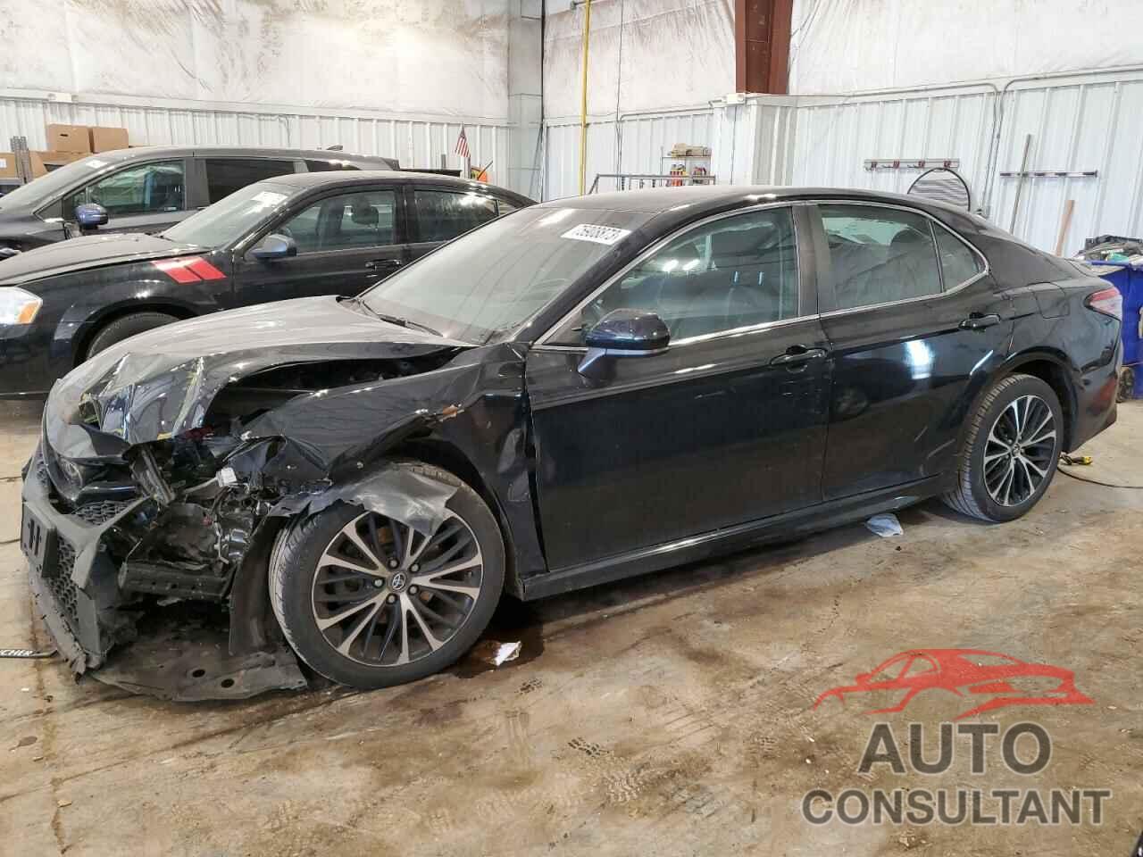 TOYOTA CAMRY 2018 - 4T1B11HK8JU063368