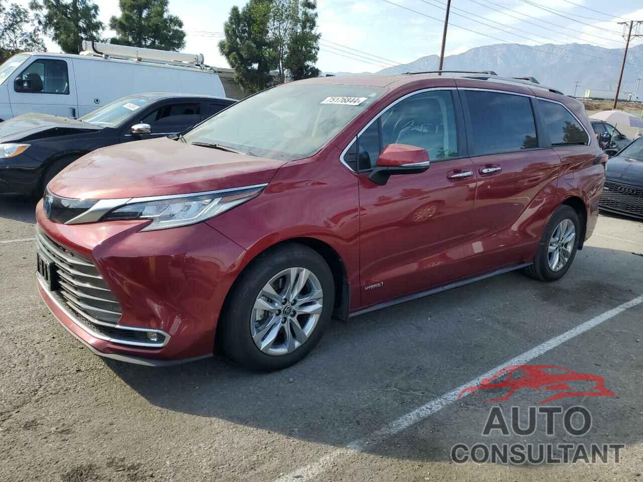 TOYOTA SIENNA 2021 - 5TDZRKEC7MS052076