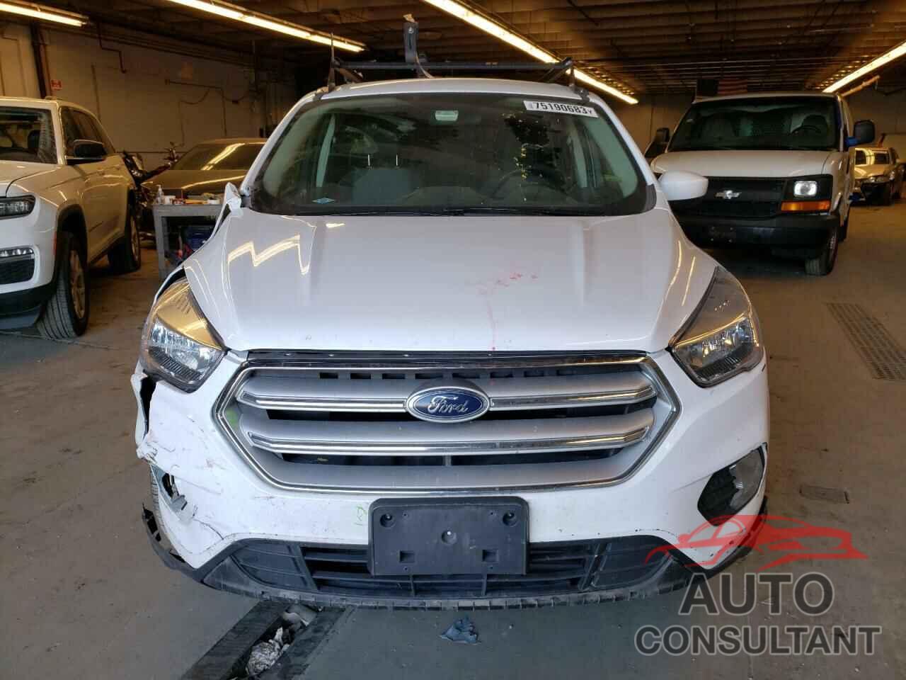 FORD ESCAPE 2018 - 1FMCU9GD7JUD60869