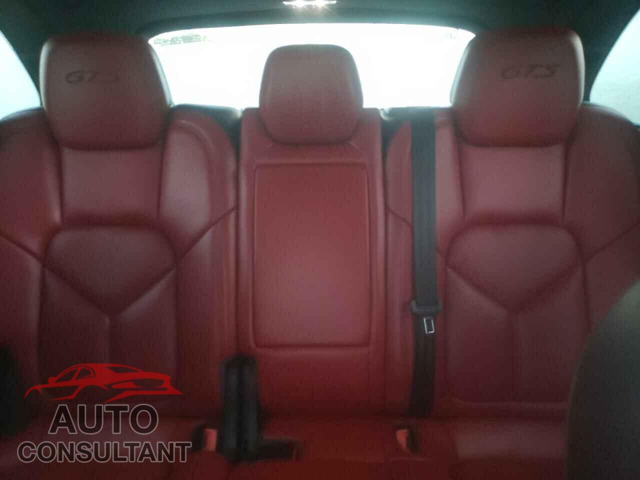 PORSCHE CAYENNE 2017 - WP1AD2A29HLA83277