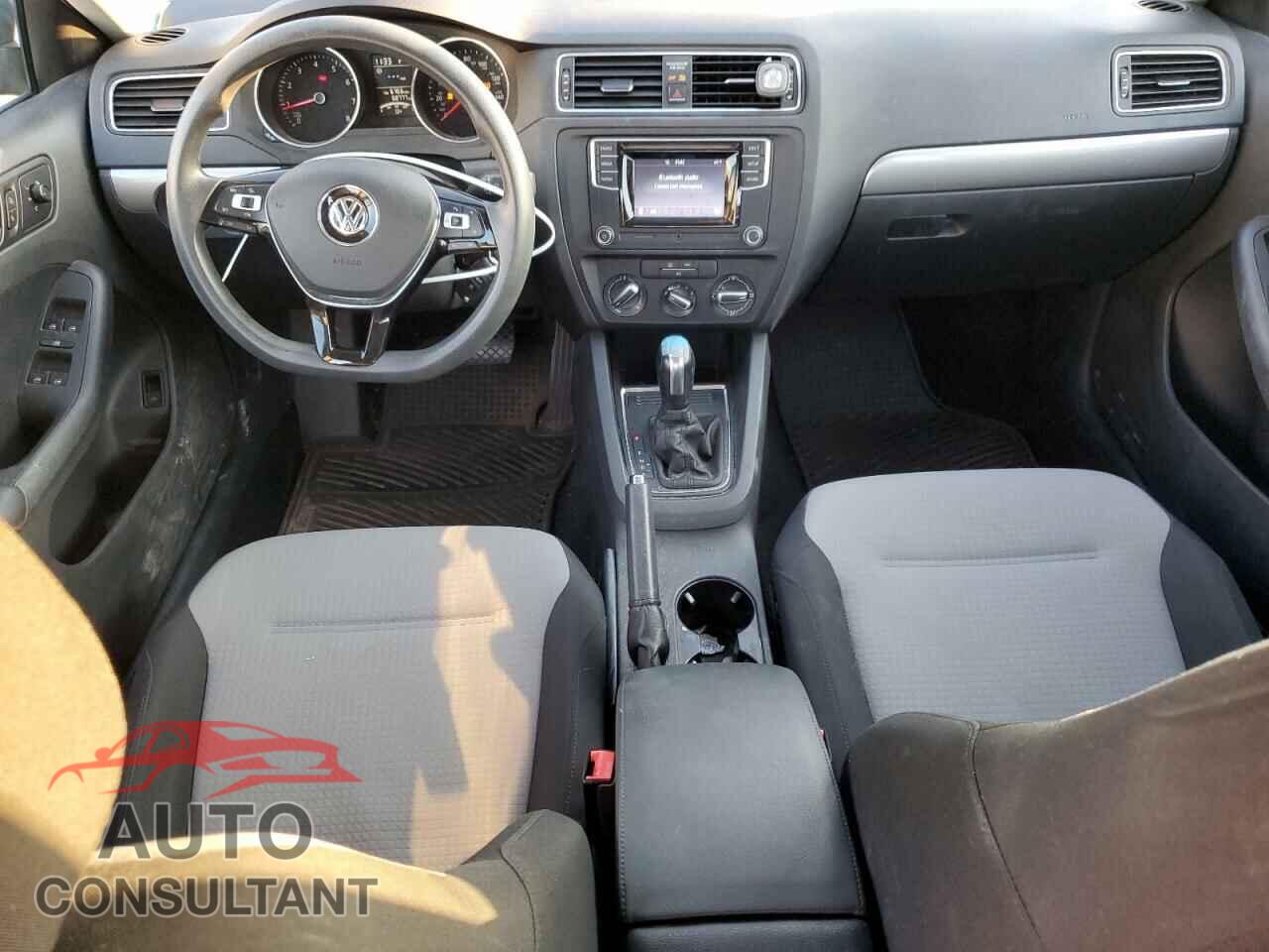VOLKSWAGEN JETTA 2017 - 3VW2B7AJ0HM311260