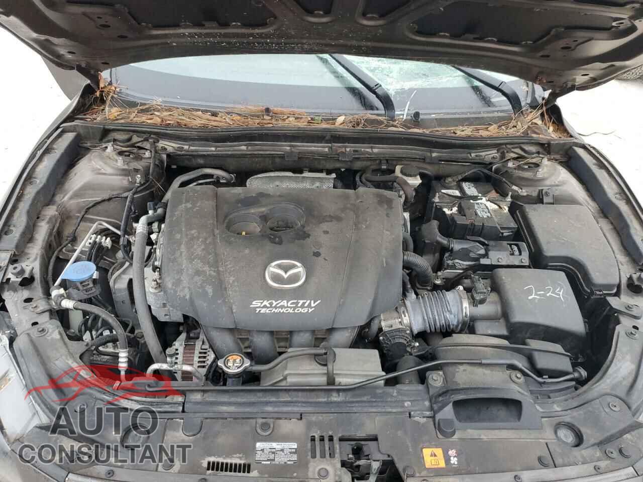 MAZDA 3 2018 - 3MZBN1V36JM162312