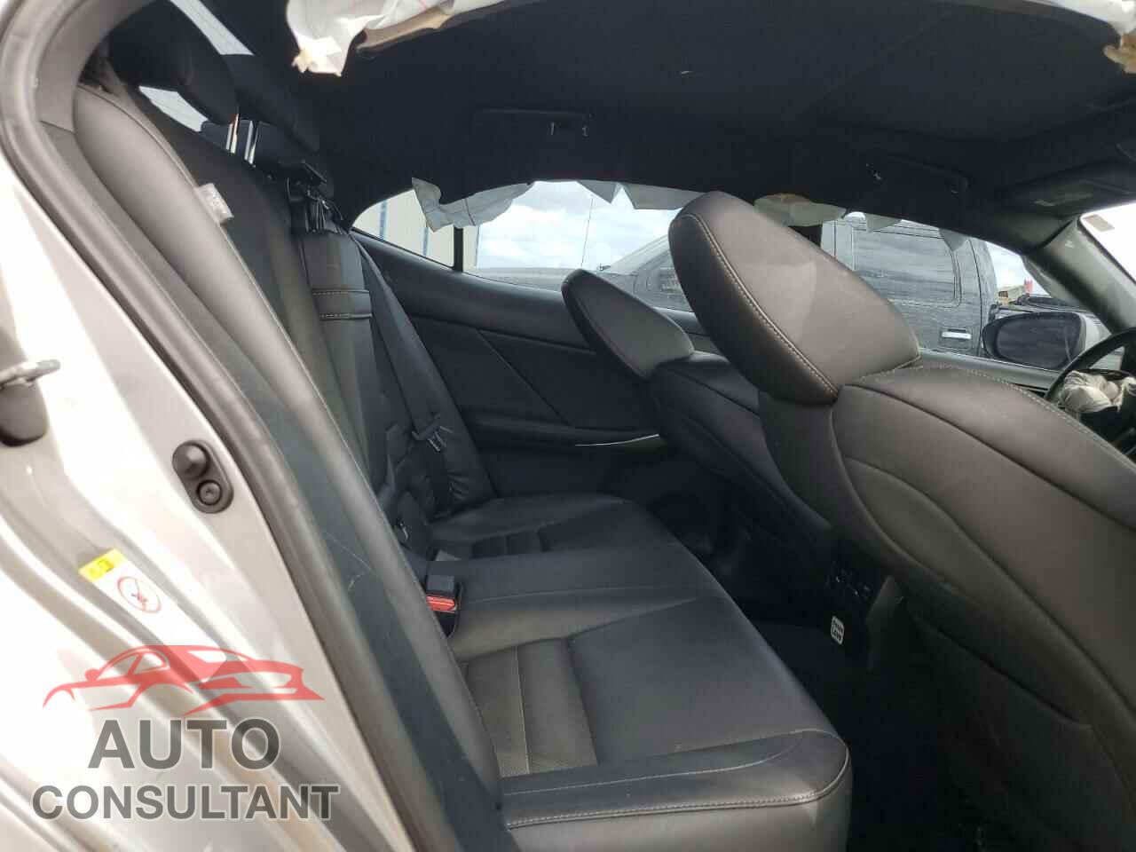 LEXUS IS 2017 - JTHBA1D2XH5042776