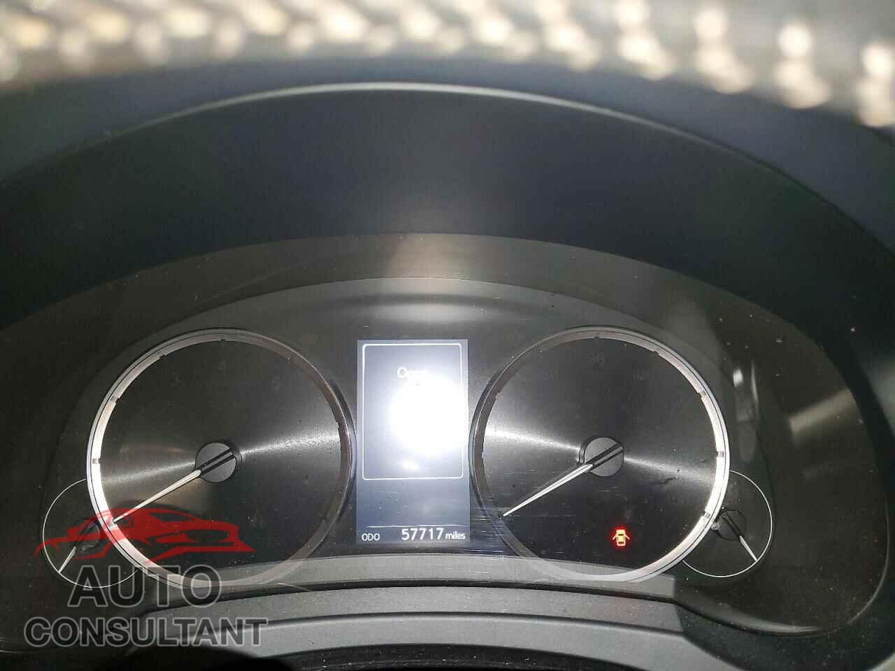 LEXUS IS 2019 - JTHC81D25K5033944