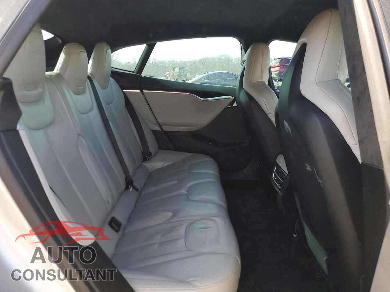 TESLA MODEL S 2015 - 5YJSA1E43FF115211