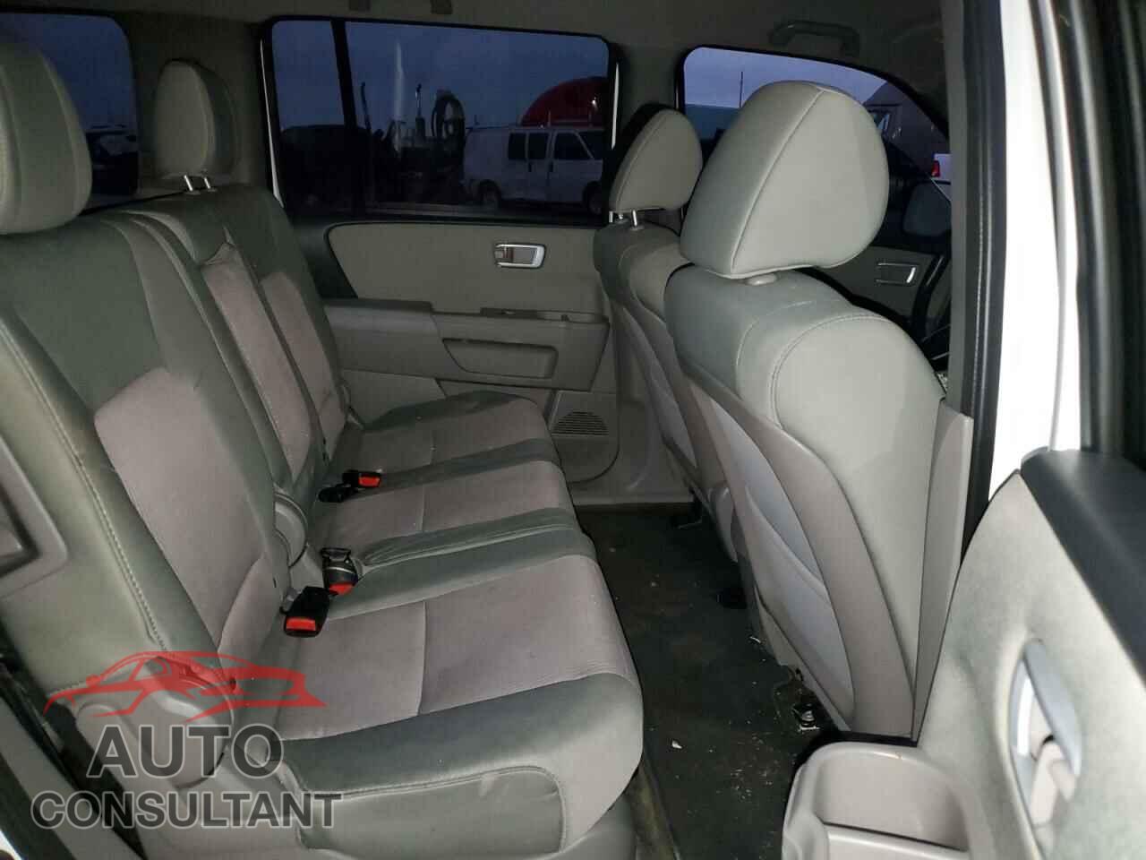 HONDA PILOT 2015 - 5FNYF3H49FB020462