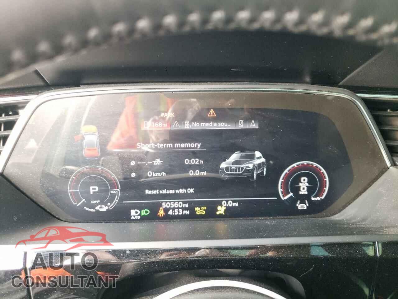 AUDI E-TRON 2021 - WA1LAAGE4MB041172