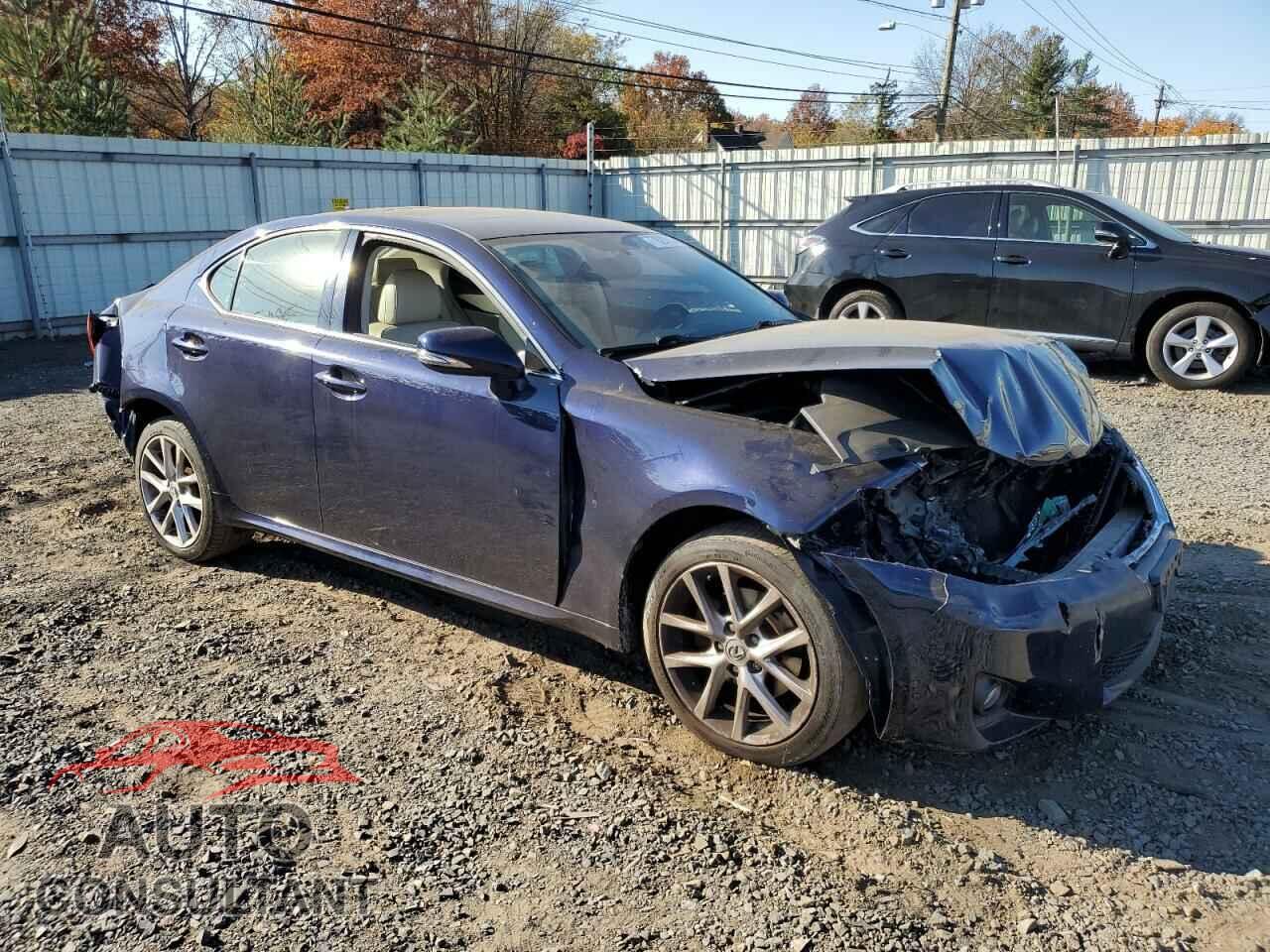 LEXUS IS 2012 - JTHCF5C2XC5060346