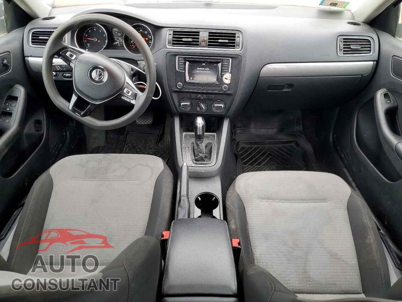 VOLKSWAGEN JETTA 2017 - 3VW2B7AJXHM367500