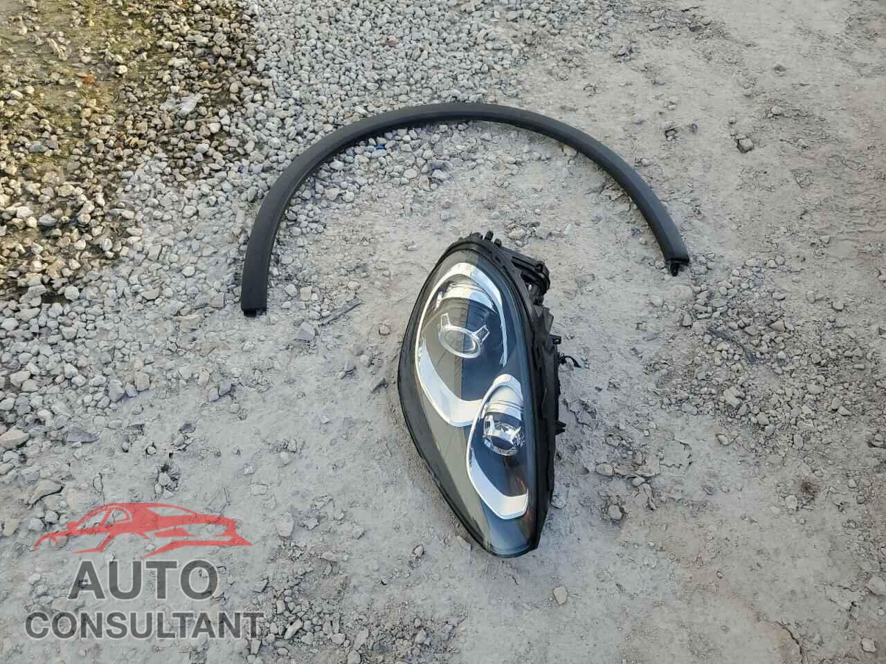 PORSCHE CAYENNE 2017 - WP1AA2A28HKA91899