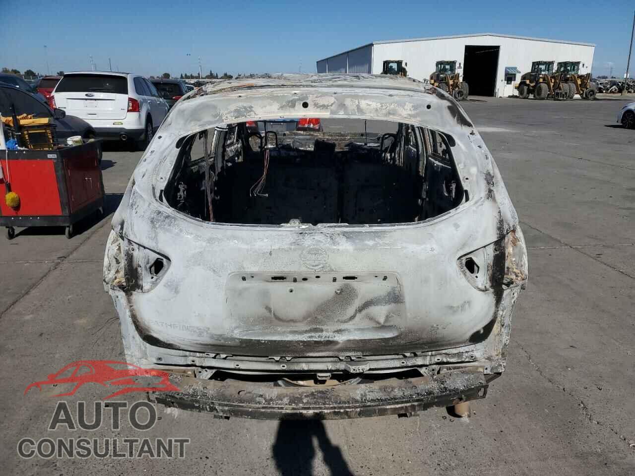NISSAN PATHFINDER 2013 - 5N1AR2MN0DC667663