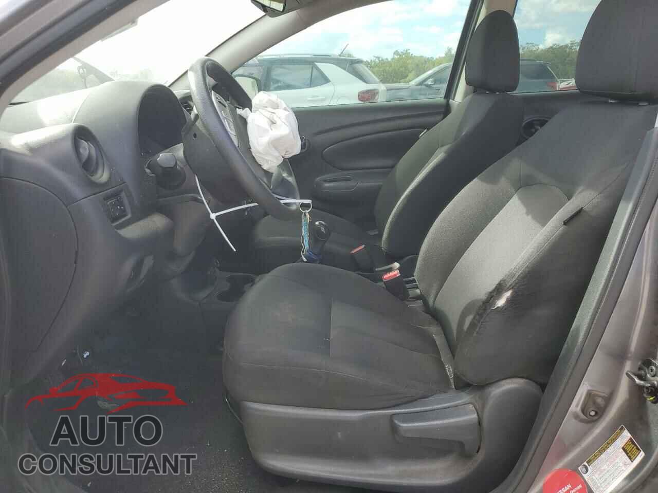 NISSAN VERSA 2019 - 3N1CN7AP3KL802666