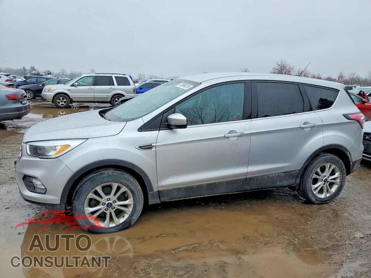 FORD ESCAPE 2017 - 1FMCU9G98HUB17206